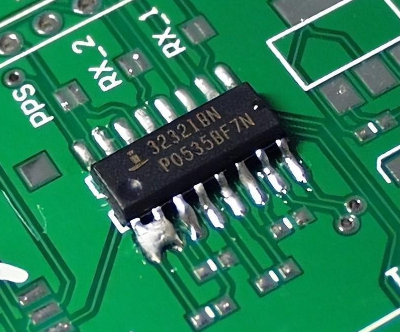 PCB solder bridging