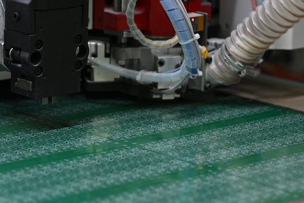 V-cutting machine