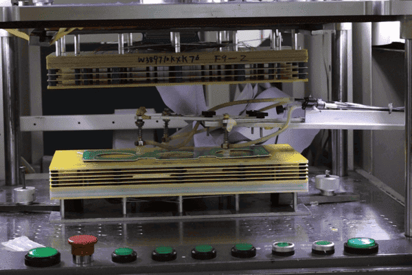 Hydraulic pressing test jig for PCB circuit board