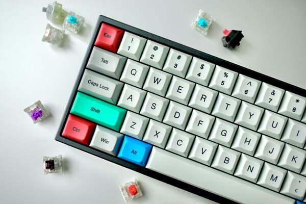 Custom mechanical keyboard with assorted switches