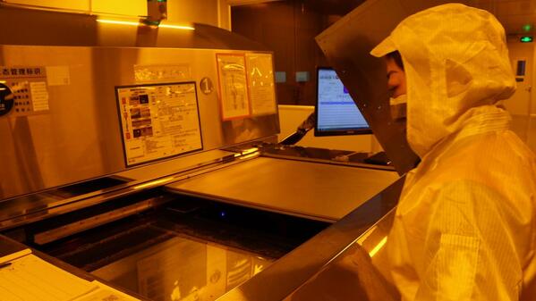 PCBgogo cleanroom, technician operating solder mask LDI laser direct imaging exposure machine